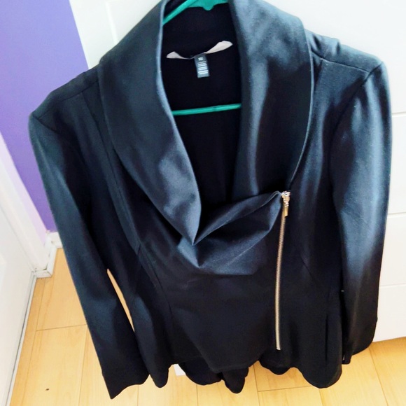 Black Jacket With Zipper - Picture 2 of 4